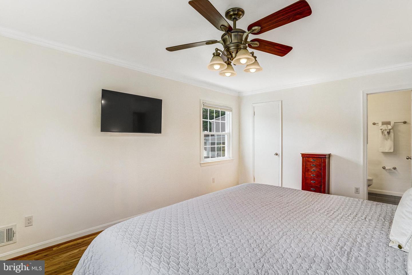 5901 WIVENHOE CT, ALEXANDRIA, Virginia 22315, 5 Bedrooms Bedrooms, ,3 BathroomsBathrooms,Residential,For sale,5901 WIVENHOE CT,VAFX2244918 MLS # VAFX2244918