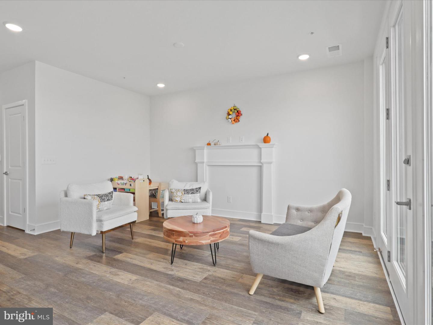 20789 LAMLASH TER, ASHBURN, Virginia 20147, 3 Bedrooms Bedrooms, ,2 BathroomsBathrooms,Residential,For sale,20789 LAMLASH TER,VALO2098598 MLS # VALO2098598