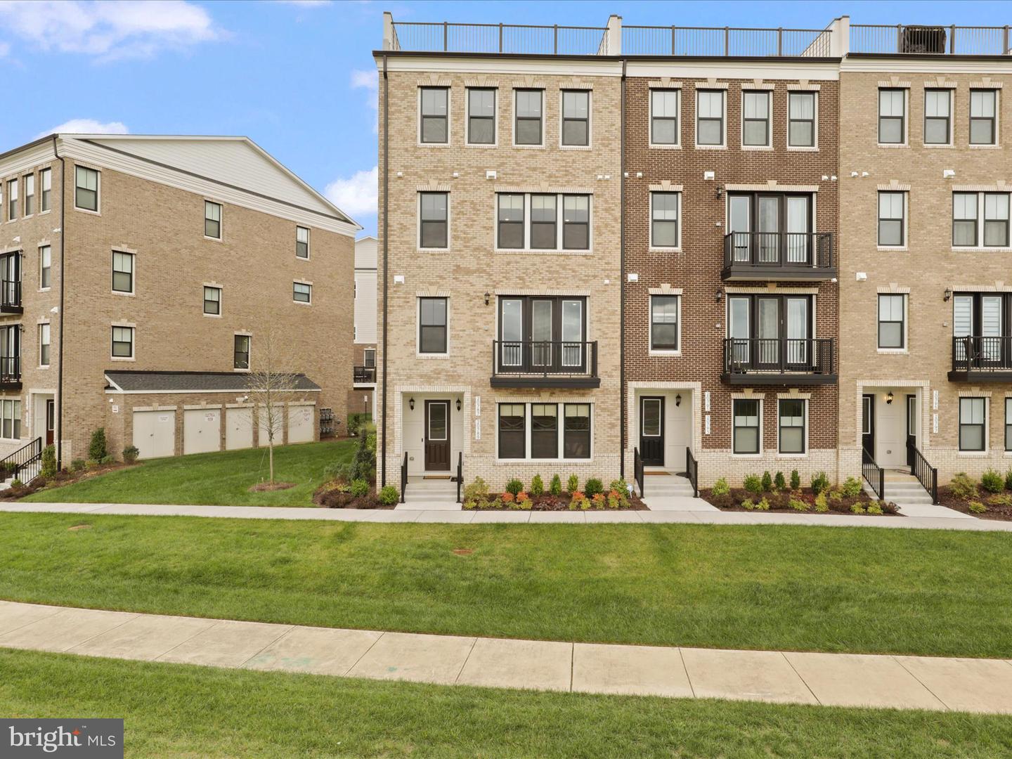 20789 LAMLASH TER, ASHBURN, Virginia 20147, 3 Bedrooms Bedrooms, ,2 BathroomsBathrooms,Residential,For sale,20789 LAMLASH TER,VALO2098598 MLS # VALO2098598