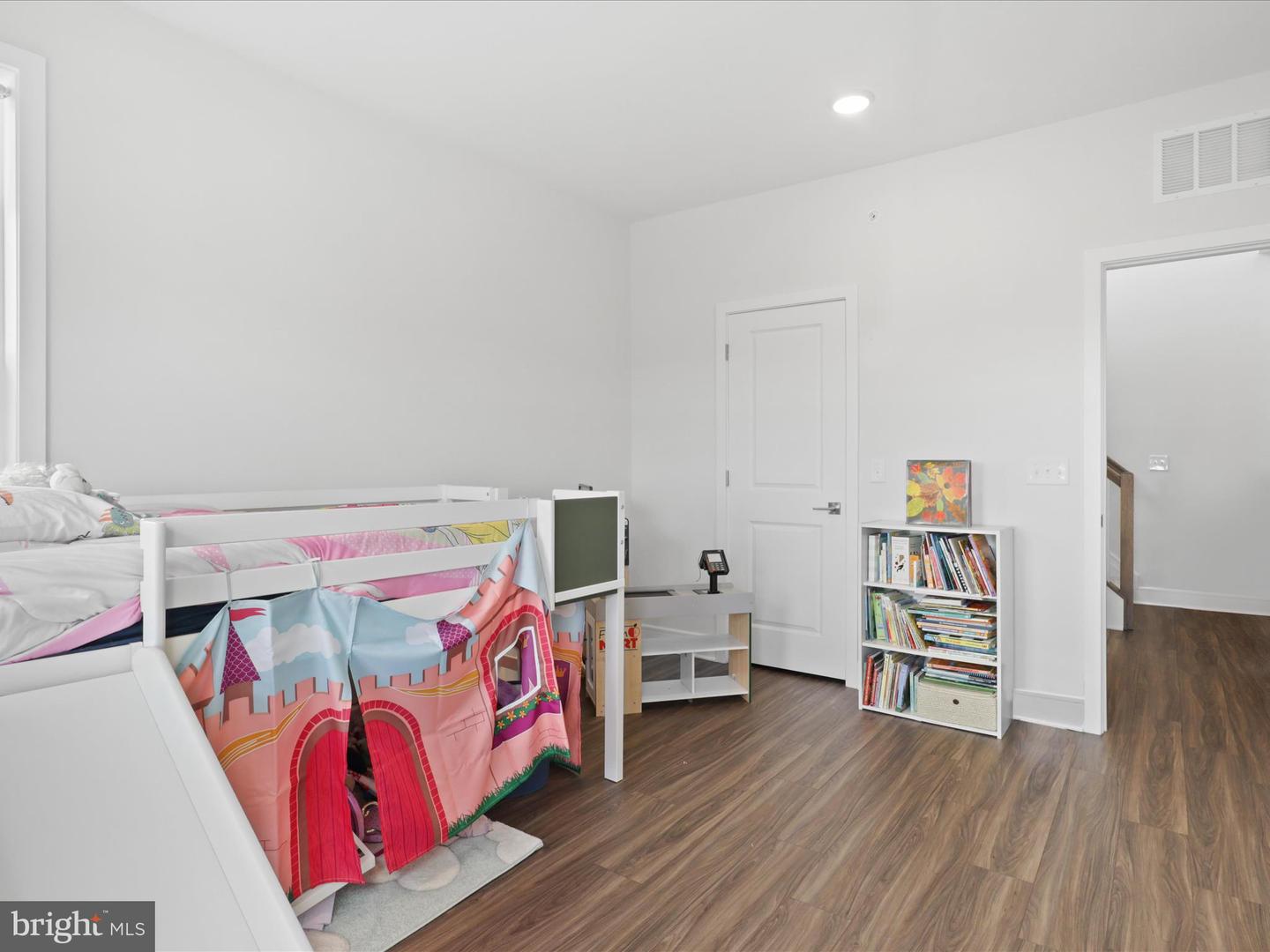 20789 LAMLASH TER, ASHBURN, Virginia 20147, 3 Bedrooms Bedrooms, ,2 BathroomsBathrooms,Residential,For sale,20789 LAMLASH TER,VALO2098598 MLS # VALO2098598