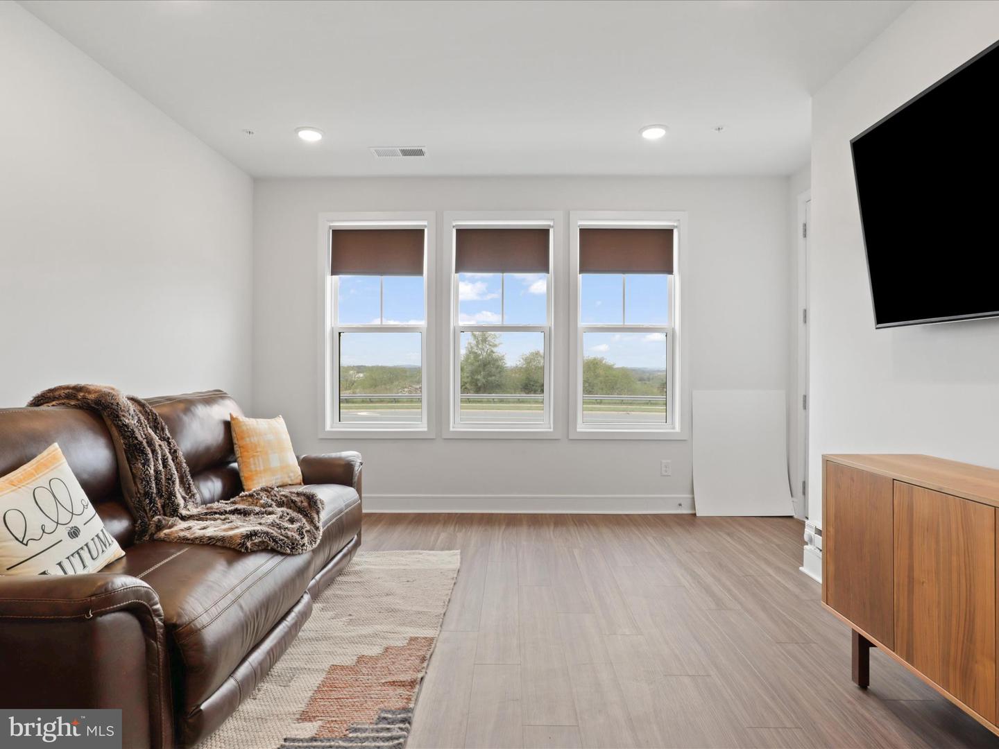 20789 LAMLASH TER, ASHBURN, Virginia 20147, 3 Bedrooms Bedrooms, ,2 BathroomsBathrooms,Residential,For sale,20789 LAMLASH TER,VALO2098598 MLS # VALO2098598
