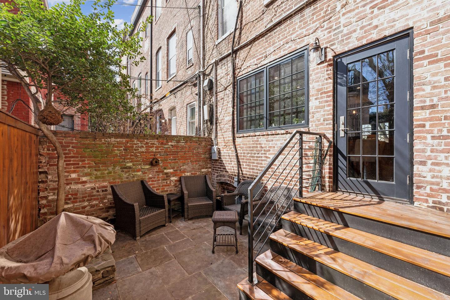 207 3RD ST NE, WASHINGTON, District Of Columbia 20002, 4 Bedrooms Bedrooms, ,4 BathroomsBathrooms,Residential,For sale,207 3RD ST NE,DCDC2203822 MLS # DCDC2203822