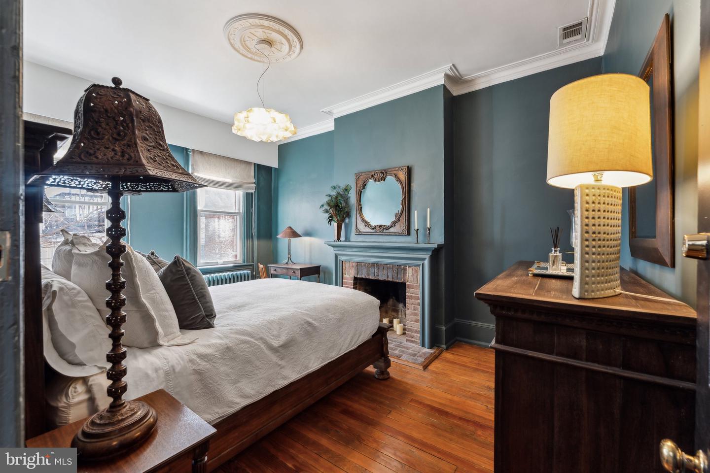 207 3RD ST NE, WASHINGTON, District Of Columbia 20002, 4 Bedrooms Bedrooms, ,4 BathroomsBathrooms,Residential,For sale,207 3RD ST NE,DCDC2203822 MLS # DCDC2203822