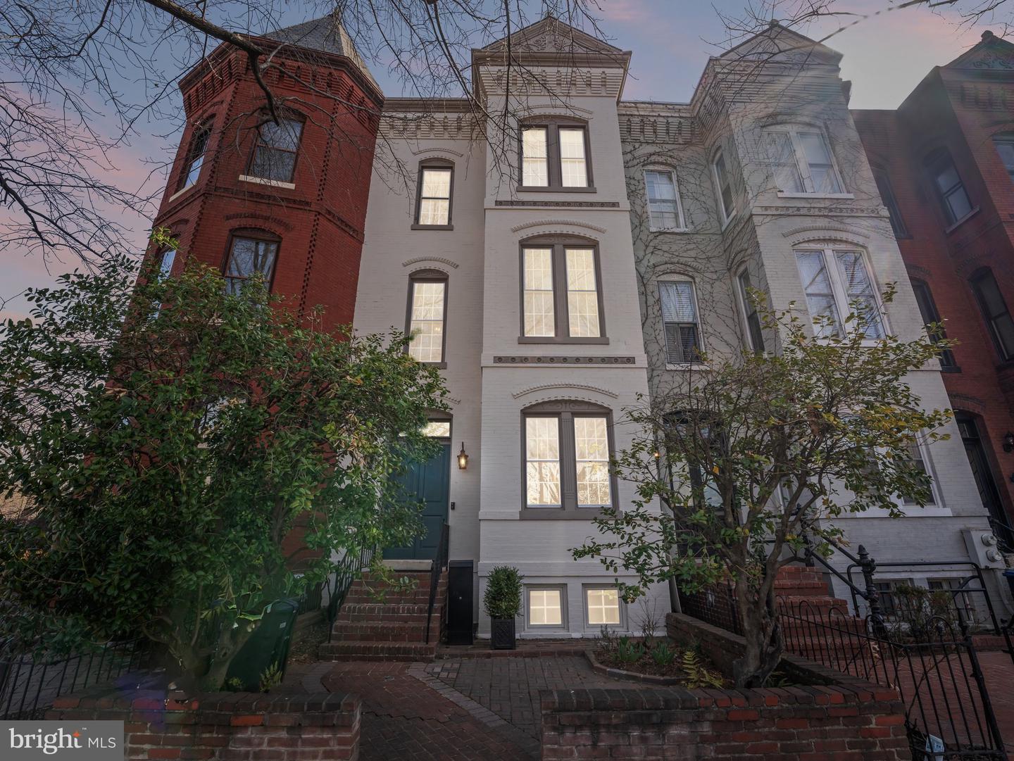 207 3RD ST NE, WASHINGTON, District Of Columbia 20002, 4 Bedrooms Bedrooms, ,4 BathroomsBathrooms,Residential,For sale,207 3RD ST NE,DCDC2203822 MLS # DCDC2203822