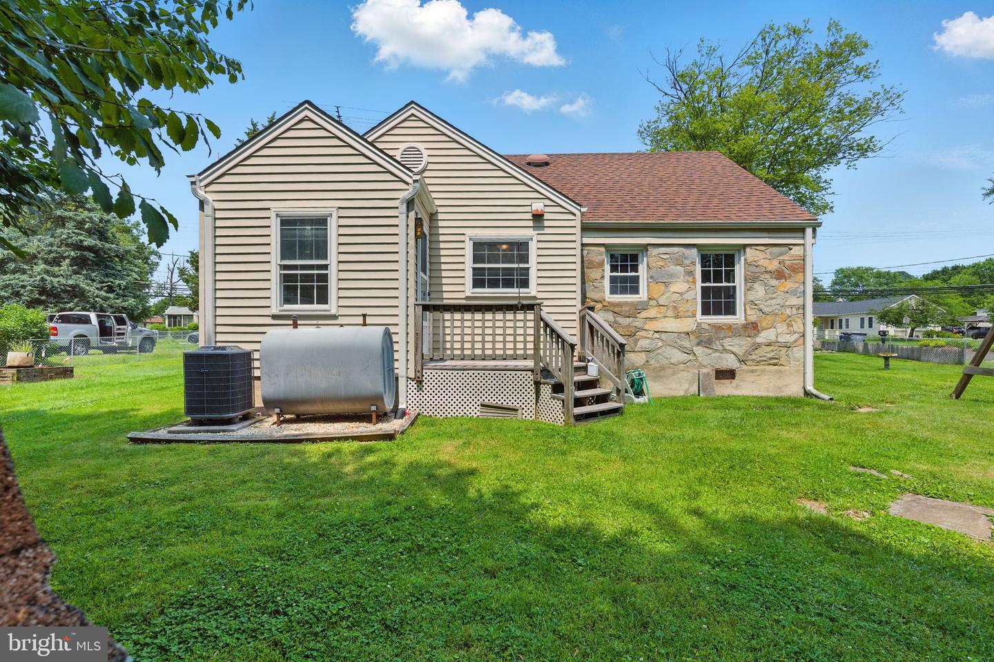 2607 POPKINS LN, ALEXANDRIA, Virginia 22306, 4 Bedrooms Bedrooms, ,1 BathroomBathrooms,Residential,For sale,2607 POPKINS LN,VAFX2244834 MLS # VAFX2244834
