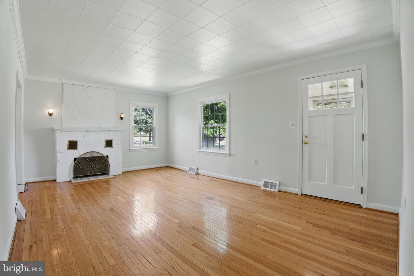 2607 POPKINS LN, ALEXANDRIA, Virginia 22306, 4 Bedrooms Bedrooms, ,1 BathroomBathrooms,Residential,For sale,2607 POPKINS LN,VAFX2244834 MLS # VAFX2244834