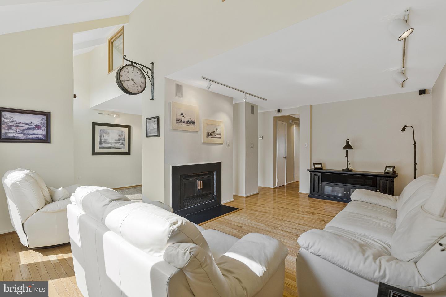 11174 GLADE DR, RESTON, Virginia 20191, 5 Bedrooms Bedrooms, ,4 BathroomsBathrooms,Residential,For sale,11174 GLADE DR,VAFX2244844 MLS # VAFX2244844