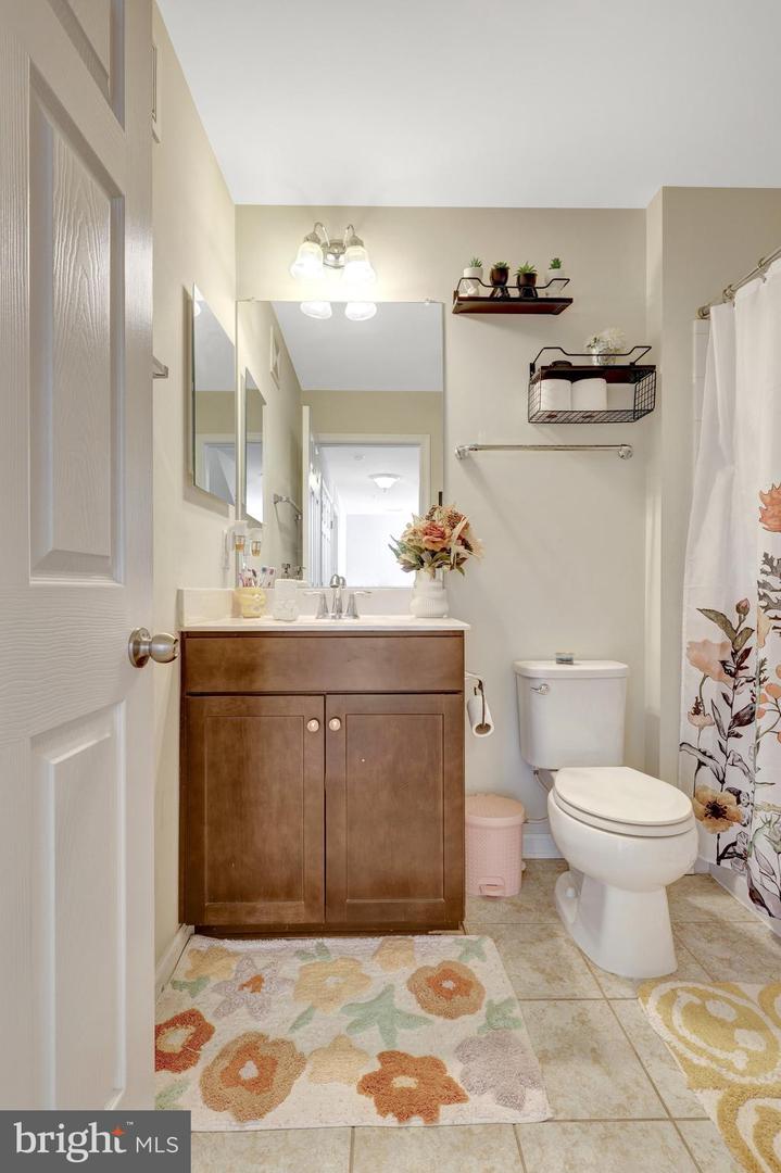 43405 TOWN GATE SQ, CHANTILLY, Virginia 20152, 3 Bedrooms Bedrooms, ,2 BathroomsBathrooms,Residential,For sale,43405 TOWN GATE SQ,VALO2098540 MLS # VALO2098540