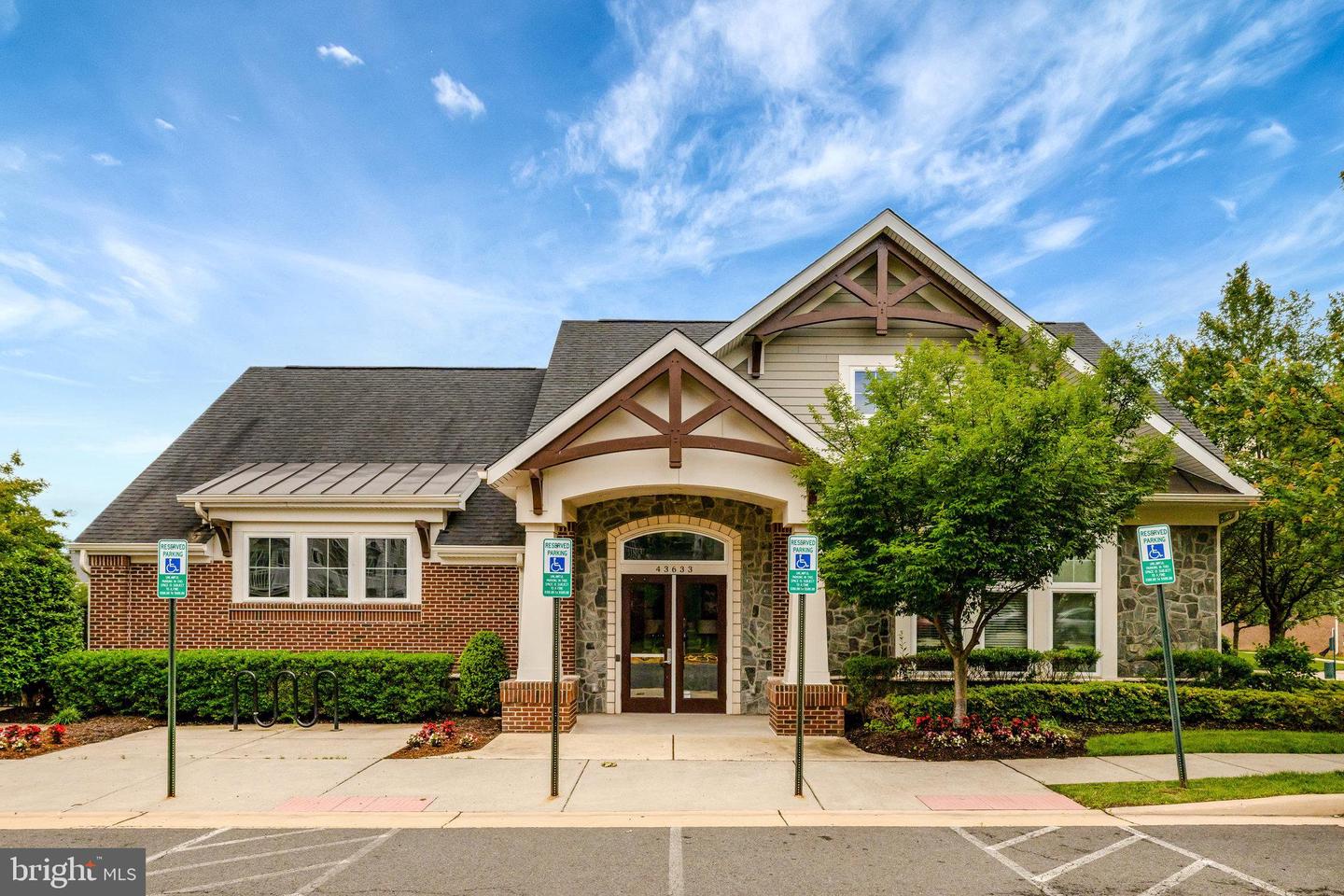 43405 TOWN GATE SQ, CHANTILLY, Virginia 20152, 3 Bedrooms Bedrooms, ,2 BathroomsBathrooms,Residential,For sale,43405 TOWN GATE SQ,VALO2098540 MLS # VALO2098540