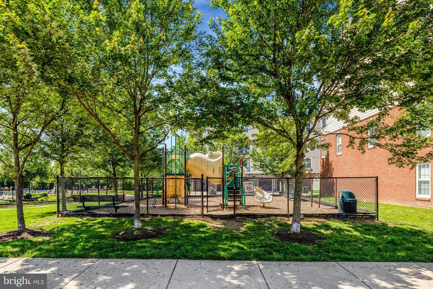 43405 TOWN GATE SQ, CHANTILLY, Virginia 20152, 3 Bedrooms Bedrooms, ,2 BathroomsBathrooms,Residential,For sale,43405 TOWN GATE SQ,VALO2098540 MLS # VALO2098540