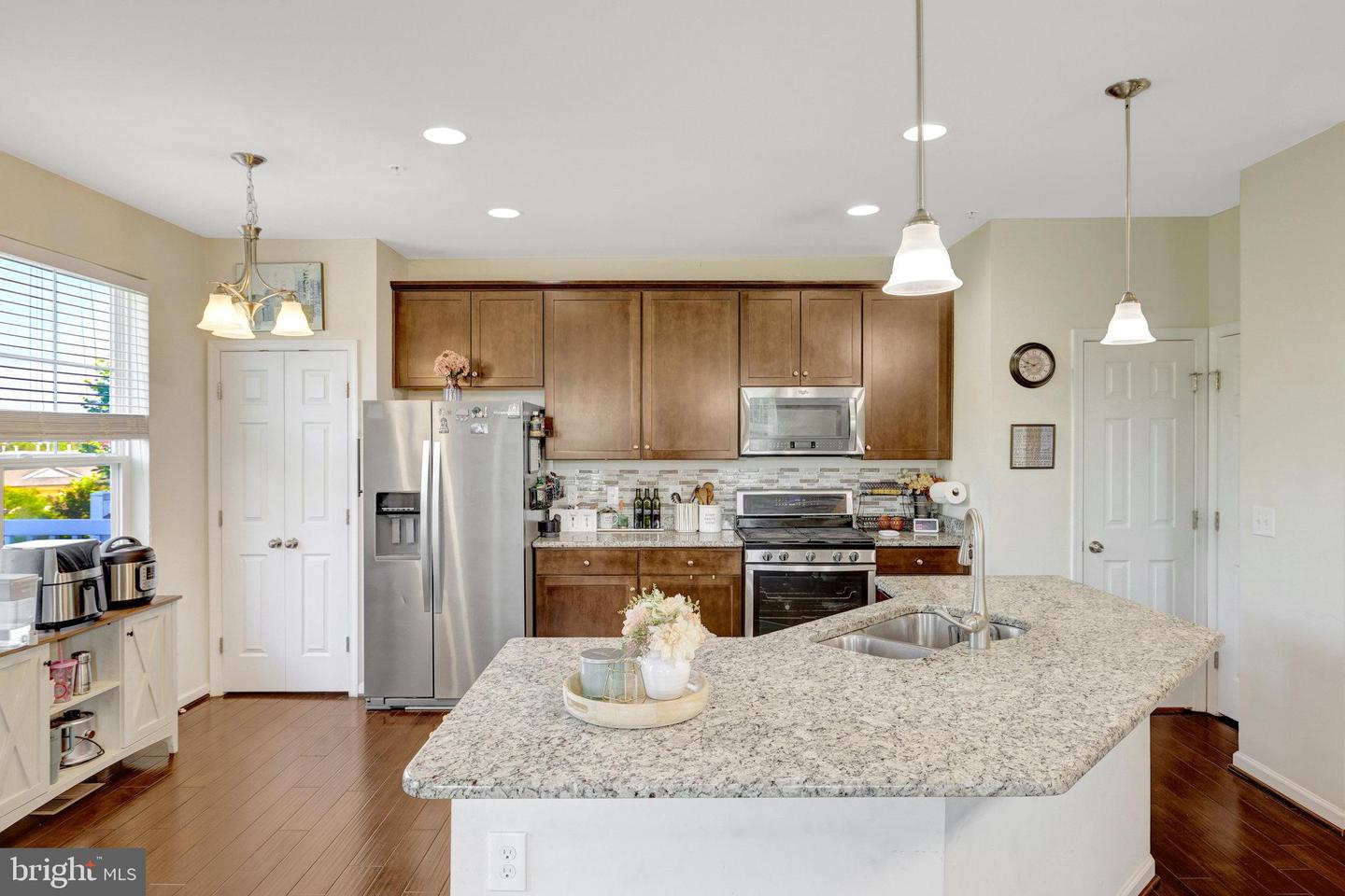 43405 TOWN GATE SQ, CHANTILLY, Virginia 20152, 3 Bedrooms Bedrooms, ,2 BathroomsBathrooms,Residential,For sale,43405 TOWN GATE SQ,VALO2098540 MLS # VALO2098540