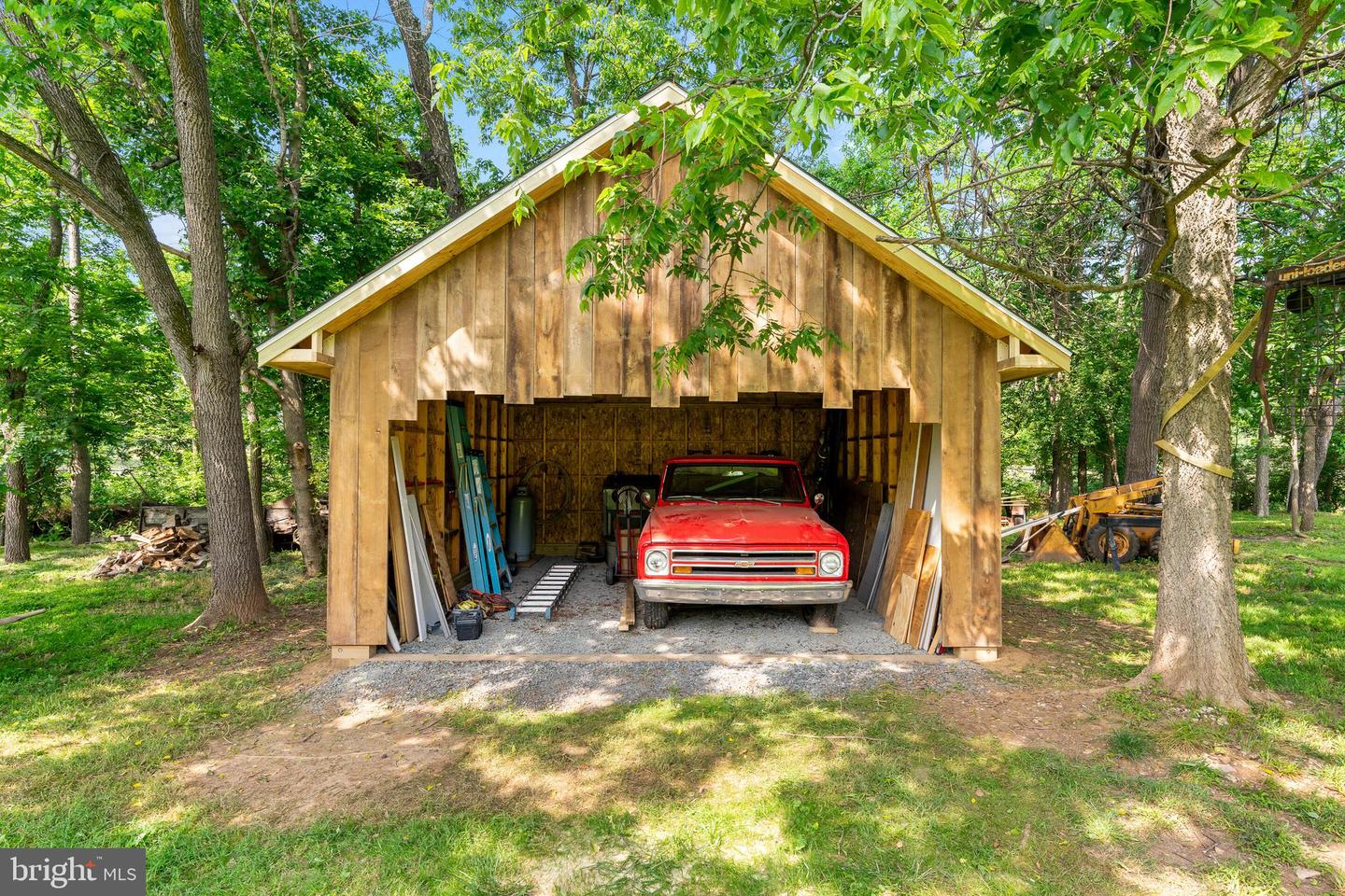39627 RODEFFER RD, LOVETTSVILLE, Virginia 20180, 4 Bedrooms Bedrooms, ,3 BathroomsBathrooms,Residential,For sale,39627 RODEFFER RD,VALO2098578 MLS # VALO2098578