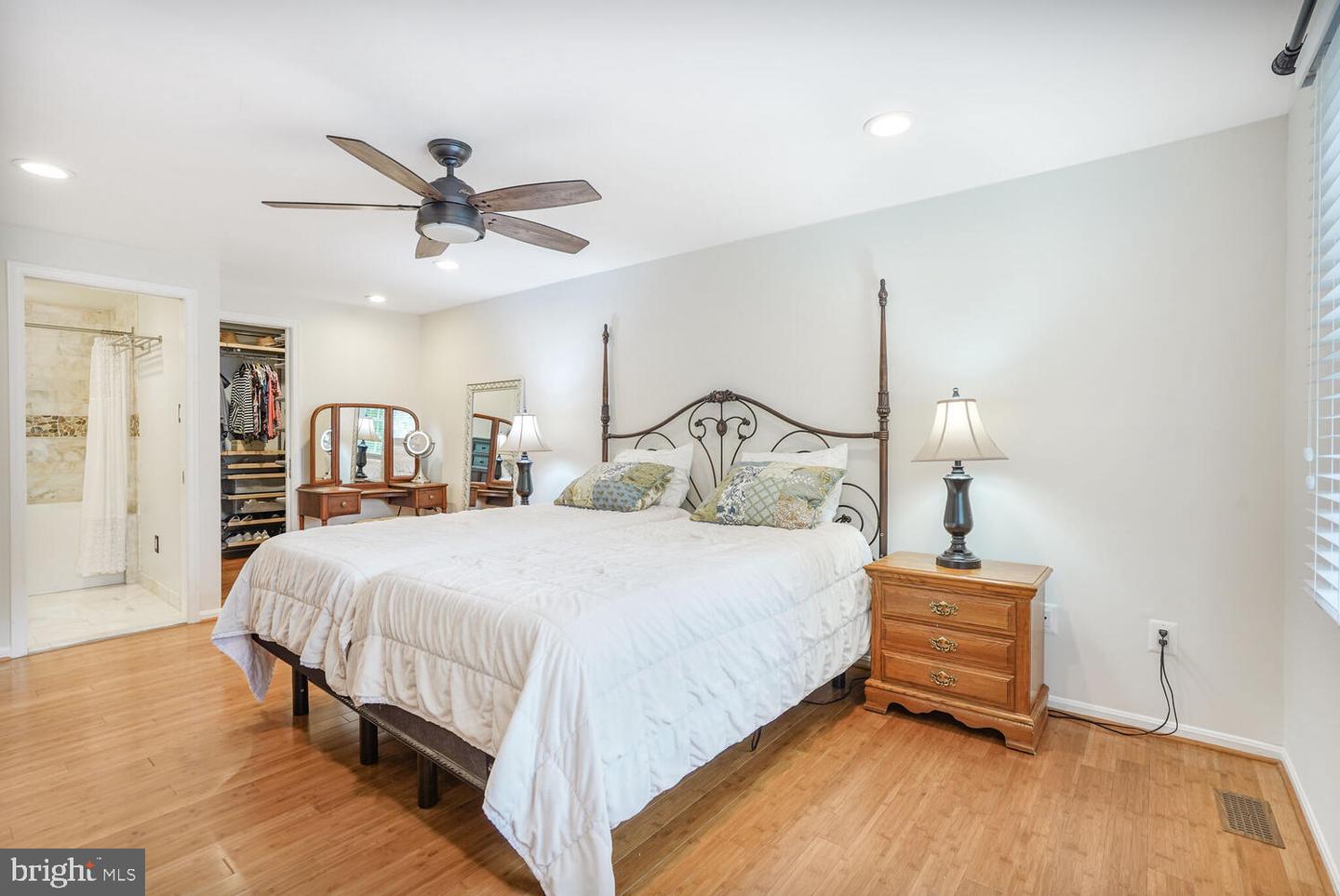 1537 POWELLS TAVERN PL, HERNDON, Virginia 20170, 5 Bedrooms Bedrooms, ,2 BathroomsBathrooms,Residential,For sale,1537 POWELLS TAVERN PL,VAFX2244970 MLS # VAFX2244970
