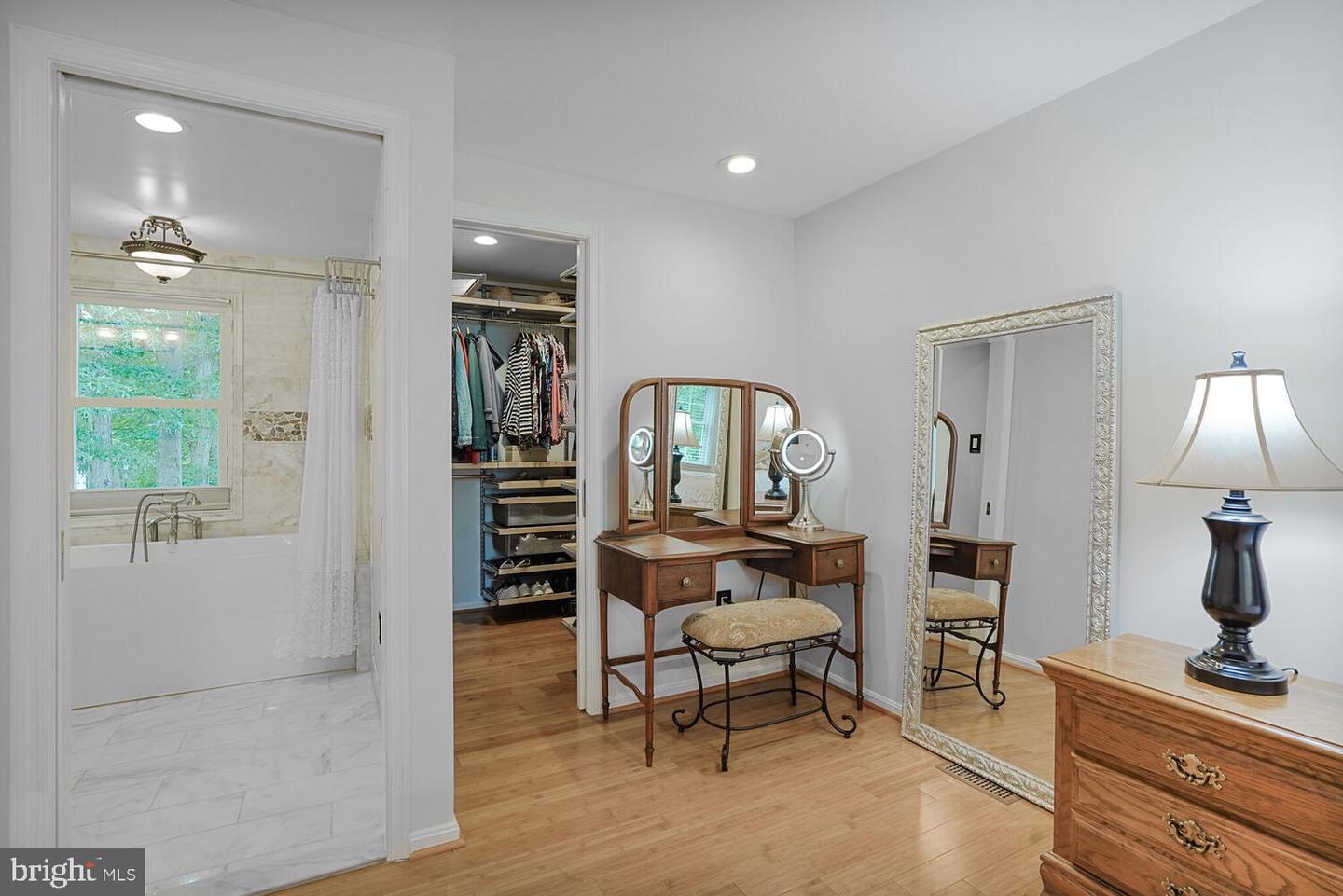 1537 POWELLS TAVERN PL, HERNDON, Virginia 20170, 5 Bedrooms Bedrooms, ,2 BathroomsBathrooms,Residential,For sale,1537 POWELLS TAVERN PL,VAFX2244970 MLS # VAFX2244970