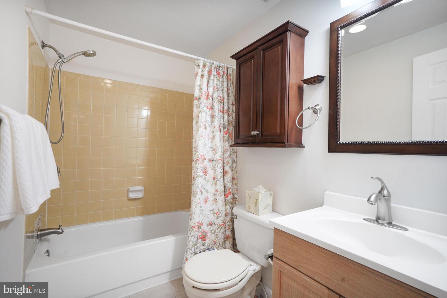 1537 POWELLS TAVERN PL, HERNDON, Virginia 20170, 5 Bedrooms Bedrooms, ,2 BathroomsBathrooms,Residential,For sale,1537 POWELLS TAVERN PL,VAFX2244970 MLS # VAFX2244970