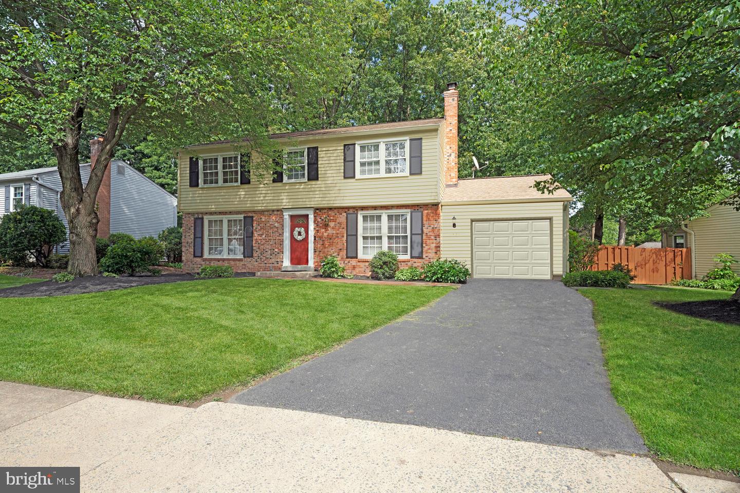 1537 POWELLS TAVERN PL, HERNDON, Virginia 20170, 5 Bedrooms Bedrooms, ,2 BathroomsBathrooms,Residential,For sale,1537 POWELLS TAVERN PL,VAFX2244970 MLS # VAFX2244970