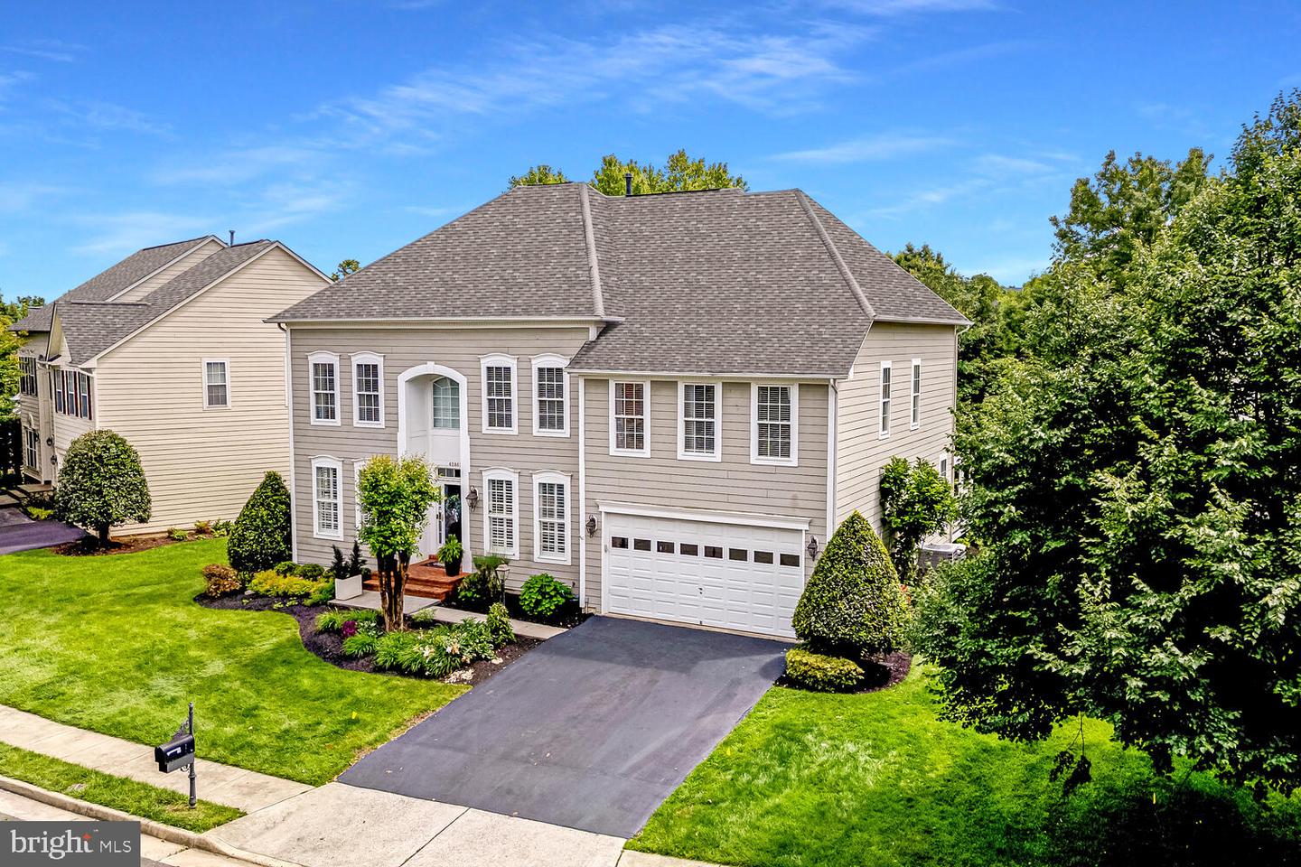 42863 GLYNDEBOURNE CT, BROADLANDS, Virginia 20148, 5 Bedrooms Bedrooms, ,5 BathroomsBathrooms,Residential,For sale,42863 GLYNDEBOURNE CT,VALO2098594 MLS # VALO2098594