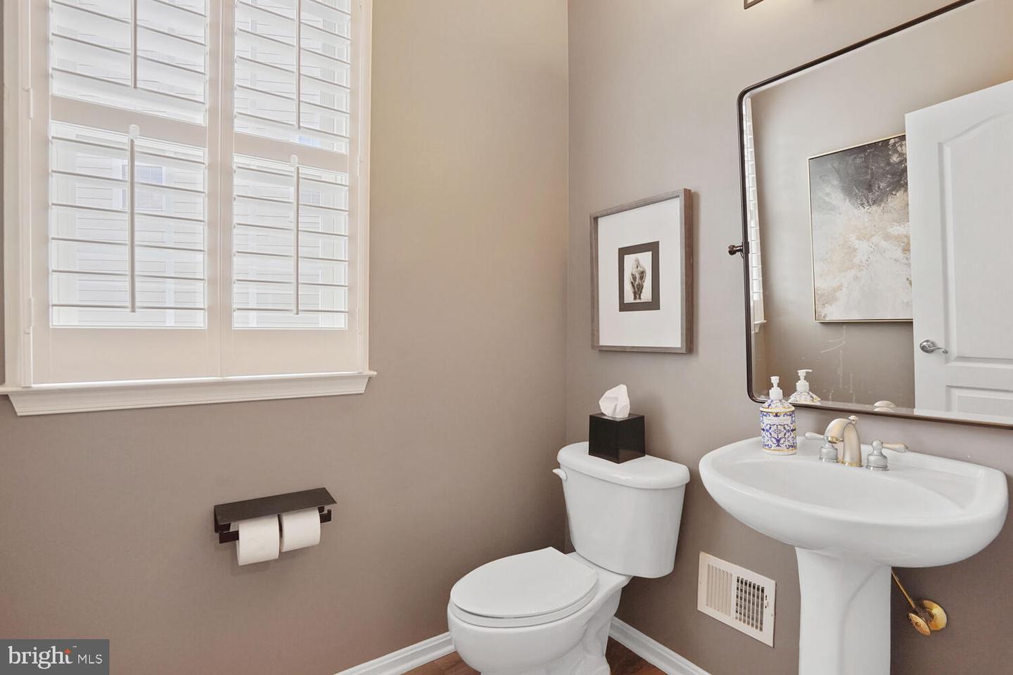42863 GLYNDEBOURNE CT, BROADLANDS, Virginia 20148, 5 Bedrooms Bedrooms, ,5 BathroomsBathrooms,Residential,For sale,42863 GLYNDEBOURNE CT,VALO2098594 MLS # VALO2098594