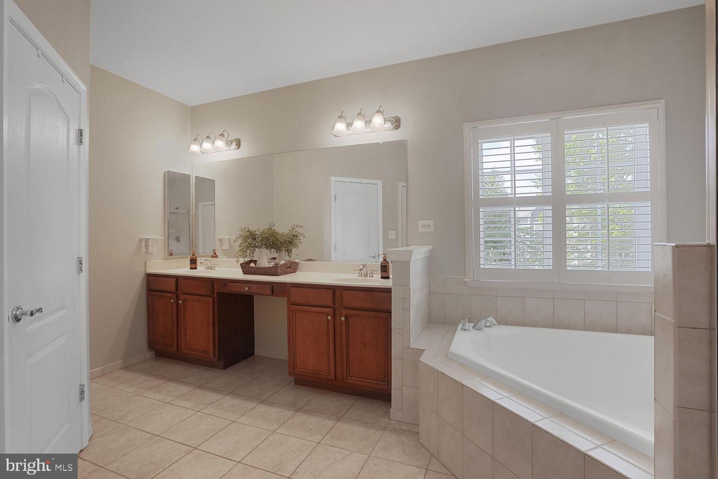 42863 GLYNDEBOURNE CT, BROADLANDS, Virginia 20148, 5 Bedrooms Bedrooms, ,5 BathroomsBathrooms,Residential,For sale,42863 GLYNDEBOURNE CT,VALO2098594 MLS # VALO2098594