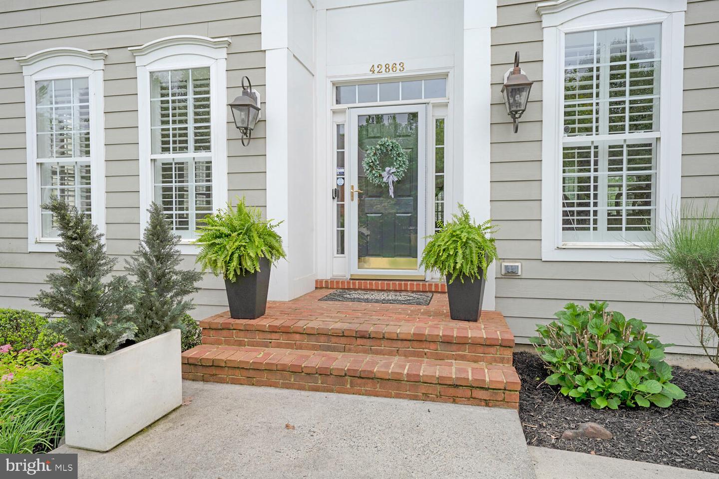 42863 GLYNDEBOURNE CT, BROADLANDS, Virginia 20148, 5 Bedrooms Bedrooms, ,5 BathroomsBathrooms,Residential,For sale,42863 GLYNDEBOURNE CT,VALO2098594 MLS # VALO2098594