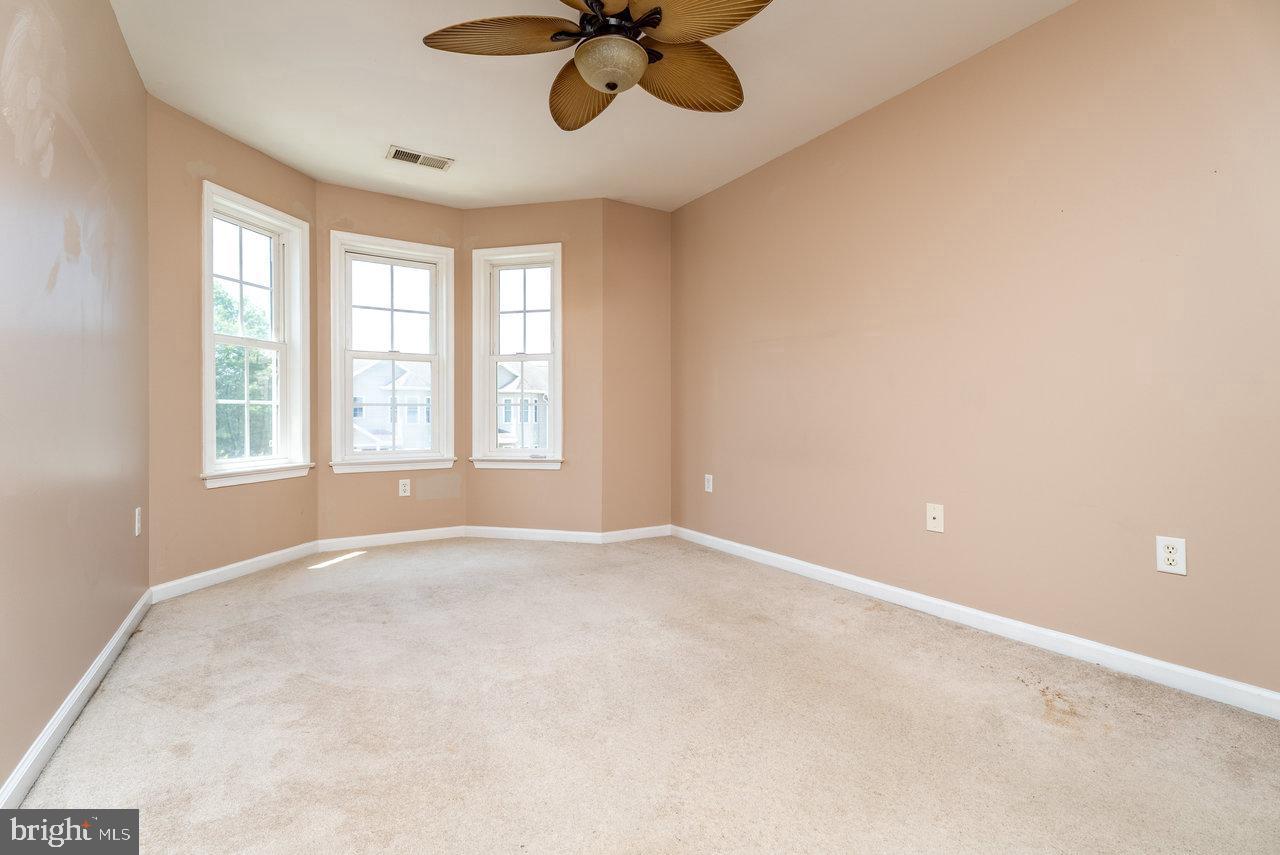 204 WILLOW OAKS DR, ELKTON, Virginia 22827, 3 Bedrooms Bedrooms, ,1 BathroomBathrooms,Residential,For sale,204 WILLOW OAKS DR,VARO2002352 MLS # VARO2002352
