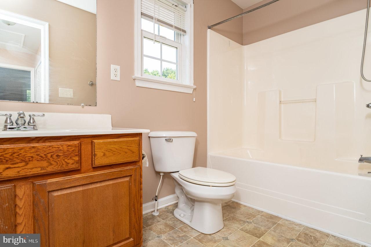 204 WILLOW OAKS DR, ELKTON, Virginia 22827, 3 Bedrooms Bedrooms, ,1 BathroomBathrooms,Residential,For sale,204 WILLOW OAKS DR,VARO2002352 MLS # VARO2002352