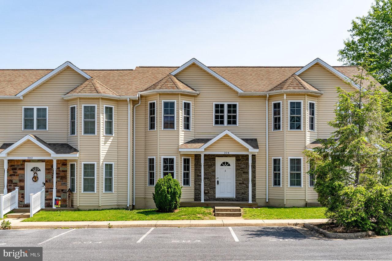 204 WILLOW OAKS DR, ELKTON, Virginia 22827, 3 Bedrooms Bedrooms, ,1 BathroomBathrooms,Residential,For sale,204 WILLOW OAKS DR,VARO2002352 MLS # VARO2002352