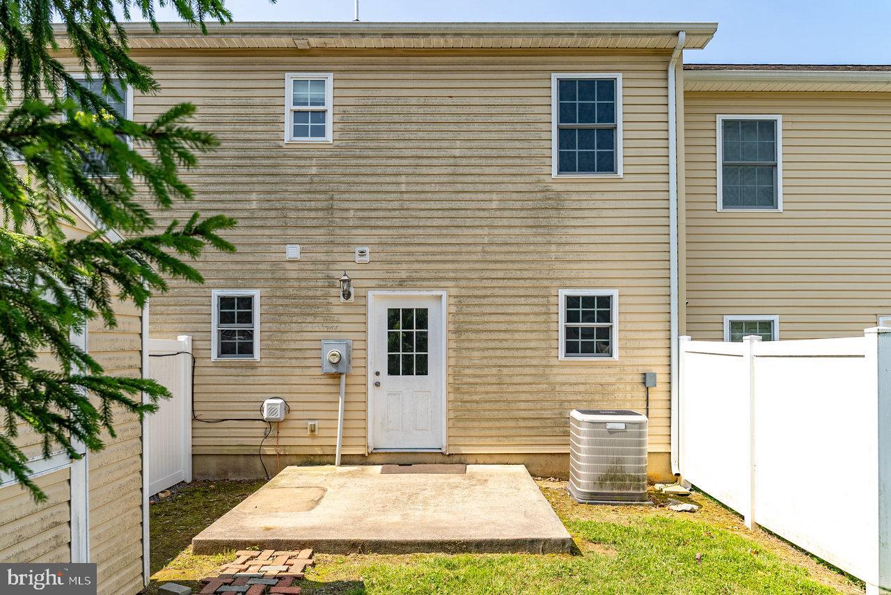 204 WILLOW OAKS DR, ELKTON, Virginia 22827, 3 Bedrooms Bedrooms, ,1 BathroomBathrooms,Residential,For sale,204 WILLOW OAKS DR,VARO2002352 MLS # VARO2002352