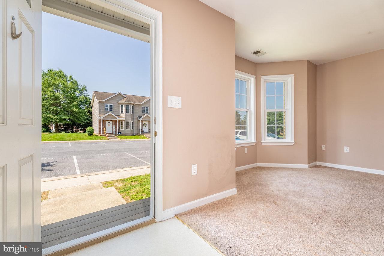 204 WILLOW OAKS DR, ELKTON, Virginia 22827, 3 Bedrooms Bedrooms, ,1 BathroomBathrooms,Residential,For sale,204 WILLOW OAKS DR,VARO2002352 MLS # VARO2002352