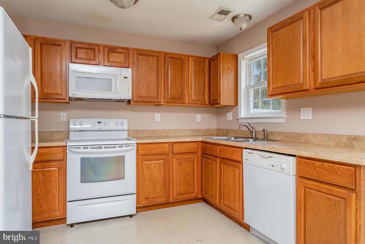 204 WILLOW OAKS DR, ELKTON, Virginia 22827, 3 Bedrooms Bedrooms, ,1 BathroomBathrooms,Residential,For sale,204 WILLOW OAKS DR,VARO2002352 MLS # VARO2002352