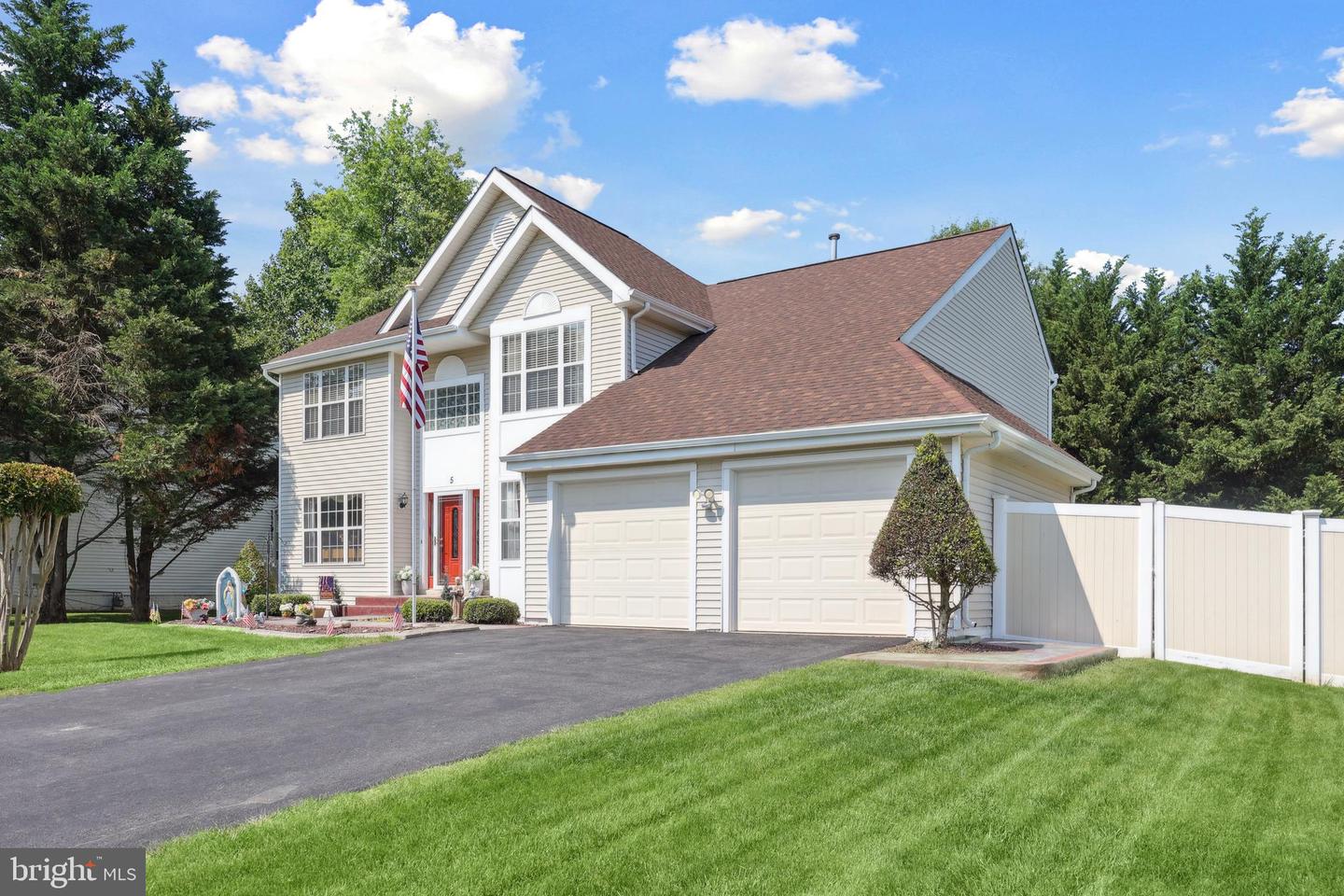 5 WENDOVER CT, STAFFORD, Virginia 22554, 5 Bedrooms Bedrooms, ,3 BathroomsBathrooms,Residential,For sale,5 WENDOVER CT,VAST2039456 MLS # VAST2039456