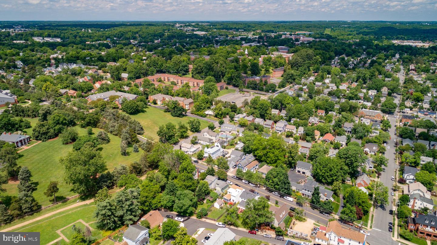 912 HANOVER ST, FREDERICKSBURG, Virginia 22401, 4 Bedrooms Bedrooms, ,2 BathroomsBathrooms,Residential,For sale,912 HANOVER ST,VAFB2008360 MLS # VAFB2008360