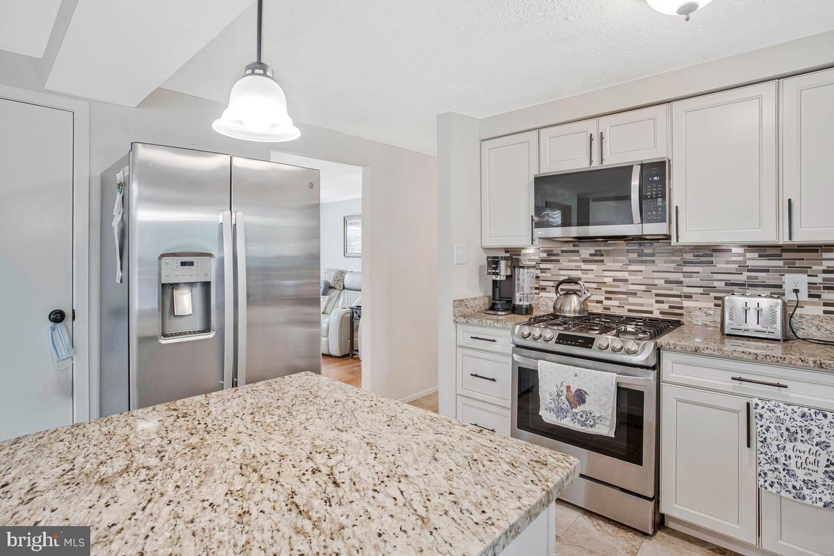 15715 SINGLETREE LN, DUMFRIES, Virginia 22025, 5 Bedrooms Bedrooms, ,2 BathroomsBathrooms,Residential,For sale,15715 SINGLETREE LN,VAPW2096198 MLS # VAPW2096198