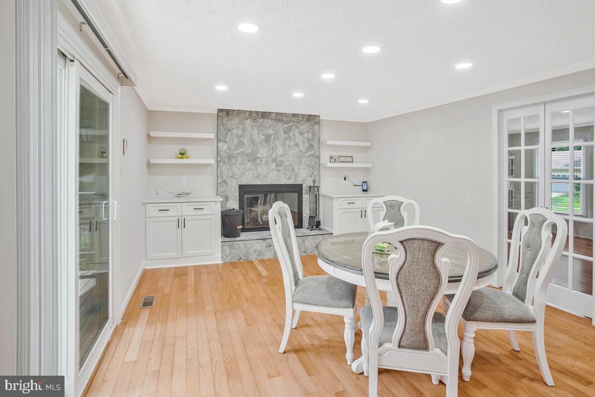 15715 SINGLETREE LN, DUMFRIES, Virginia 22025, 5 Bedrooms Bedrooms, ,2 BathroomsBathrooms,Residential,For sale,15715 SINGLETREE LN,VAPW2096198 MLS # VAPW2096198