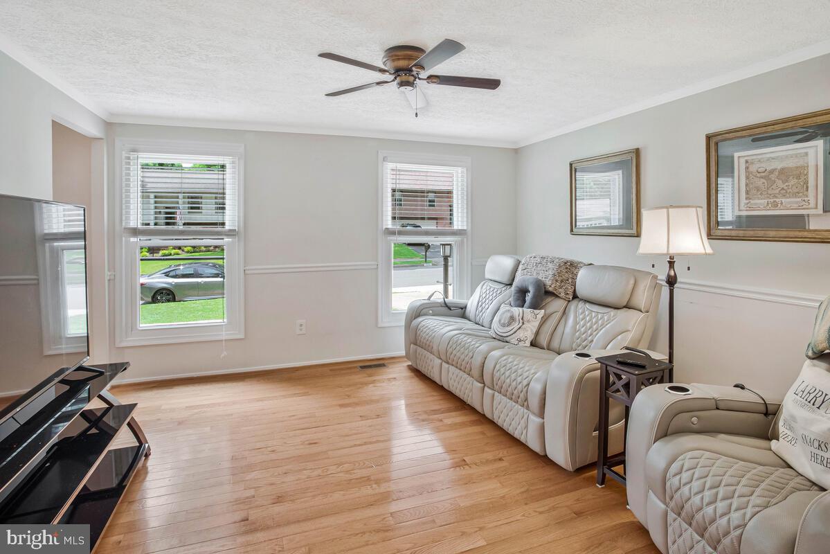 15715 SINGLETREE LN, DUMFRIES, Virginia 22025, 5 Bedrooms Bedrooms, ,2 BathroomsBathrooms,Residential,For sale,15715 SINGLETREE LN,VAPW2096198 MLS # VAPW2096198