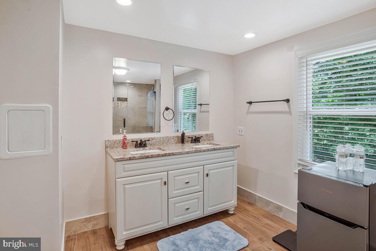 15715 SINGLETREE LN, DUMFRIES, Virginia 22025, 5 Bedrooms Bedrooms, ,2 BathroomsBathrooms,Residential,For sale,15715 SINGLETREE LN,VAPW2096198 MLS # VAPW2096198
