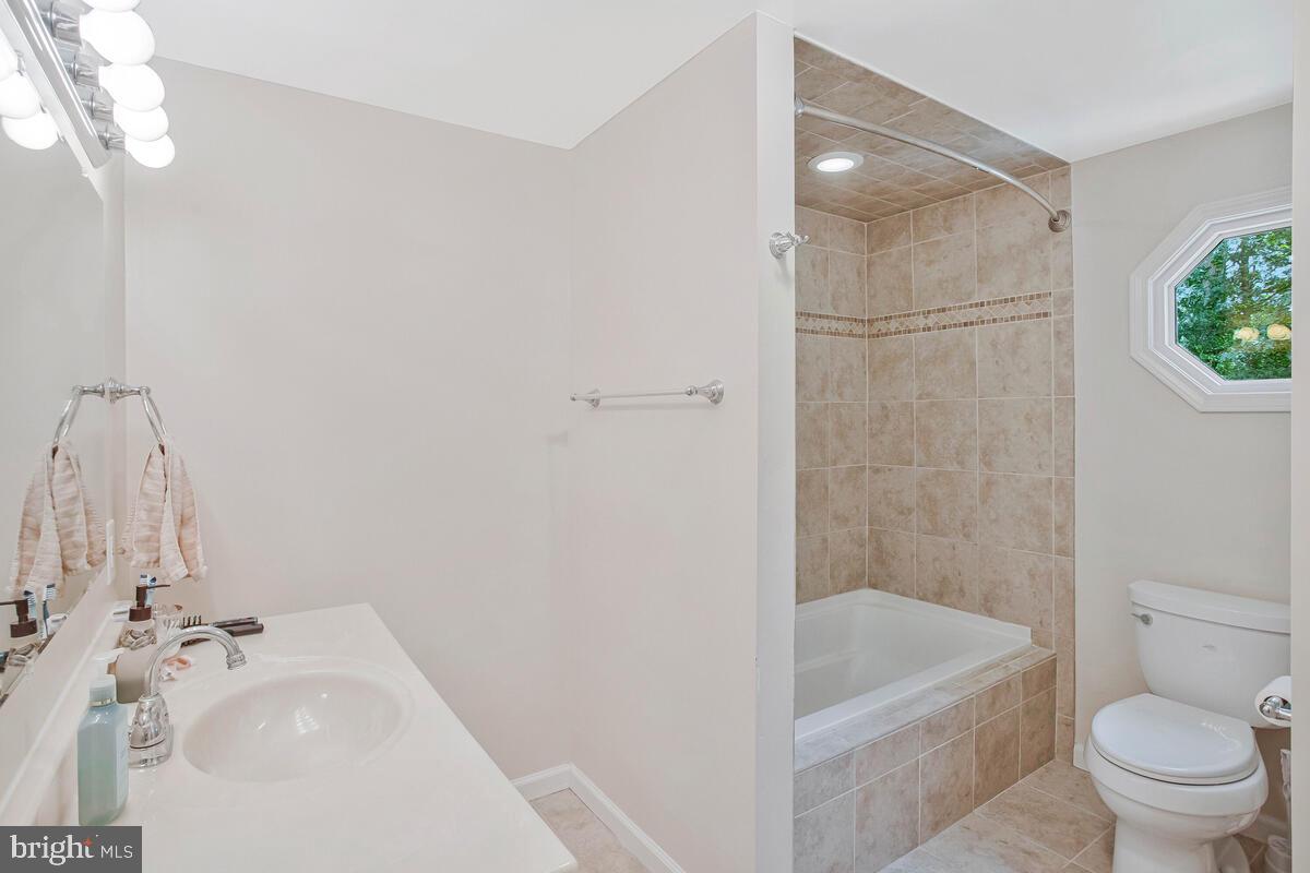15715 SINGLETREE LN, DUMFRIES, Virginia 22025, 5 Bedrooms Bedrooms, ,2 BathroomsBathrooms,Residential,For sale,15715 SINGLETREE LN,VAPW2096198 MLS # VAPW2096198