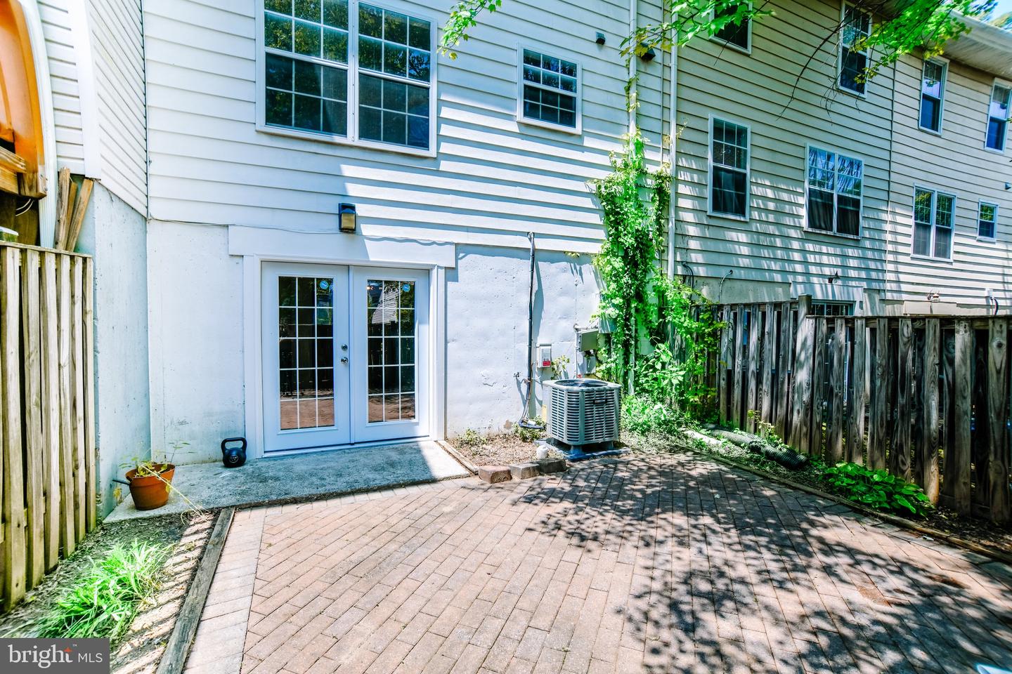 10256 QUIET POND TER, BURKE, Virginia 22015, 3 Bedrooms Bedrooms, ,3 BathroomsBathrooms,Residential,For sale,10256 QUIET POND TER,VAFX2245228 MLS # VAFX2245228