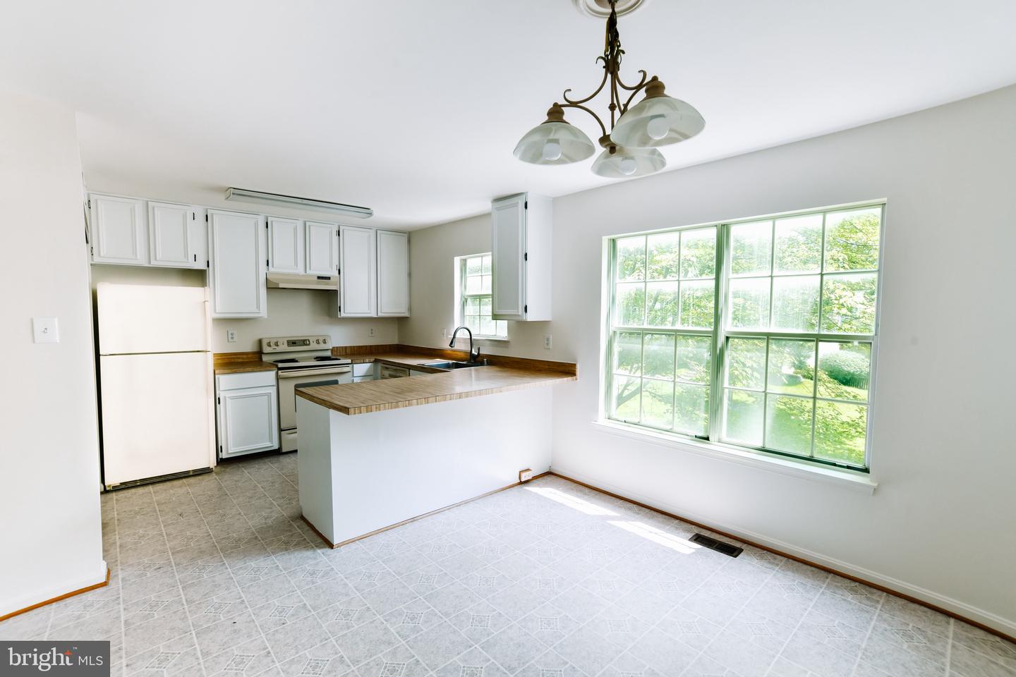 10256 QUIET POND TER, BURKE, Virginia 22015, 3 Bedrooms Bedrooms, ,3 BathroomsBathrooms,Residential,For sale,10256 QUIET POND TER,VAFX2245228 MLS # VAFX2245228