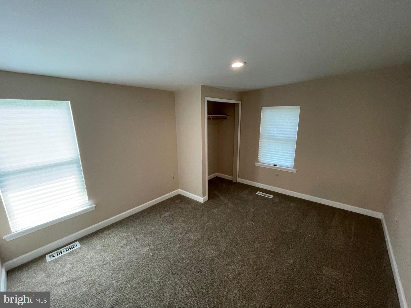 1339 U ST SE, WASHINGTON, District Of Columbia 20020, 6 Bedrooms Bedrooms, ,3 BathroomsBathrooms,Residential,For sale,1339 U ST SE,DCDC2203982 MLS # DCDC2203982
