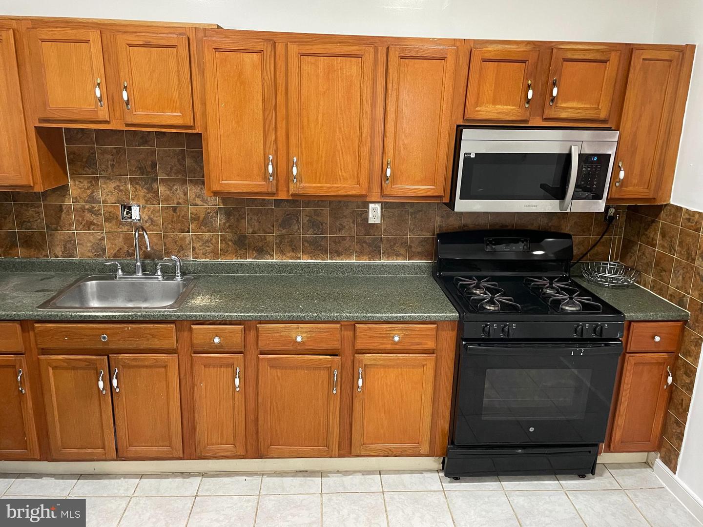 1339 U ST SE, WASHINGTON, District Of Columbia 20020, 6 Bedrooms Bedrooms, ,3 BathroomsBathrooms,Residential,For sale,1339 U ST SE,DCDC2203982 MLS # DCDC2203982