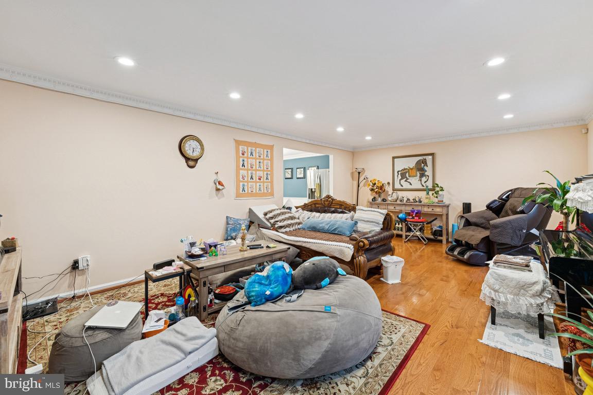 6625 WEATHEFORD CT, MCLEAN, Virginia 22101, 6 Bedrooms Bedrooms, ,4 BathroomsBathrooms,Residential,For sale,6625 WEATHEFORD CT,VAFX2245070 MLS # VAFX2245070