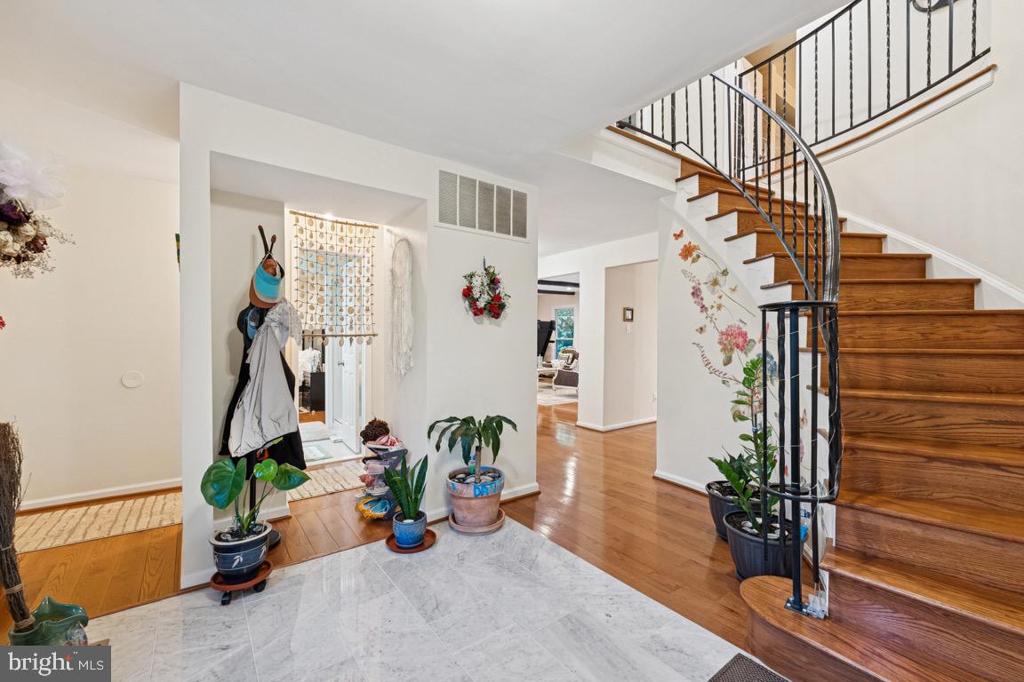 6625 WEATHEFORD CT, MCLEAN, Virginia 22101, 6 Bedrooms Bedrooms, ,4 BathroomsBathrooms,Residential,For sale,6625 WEATHEFORD CT,VAFX2245070 MLS # VAFX2245070