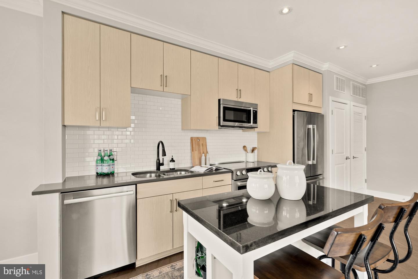 2550 17TH ST NW #414, WASHINGTON, District Of Columbia 20009, 2 Bedrooms Bedrooms, ,2 BathroomsBathrooms,Residential,For sale,2550 17TH ST NW #414,DCDC2203860 MLS # DCDC2203860