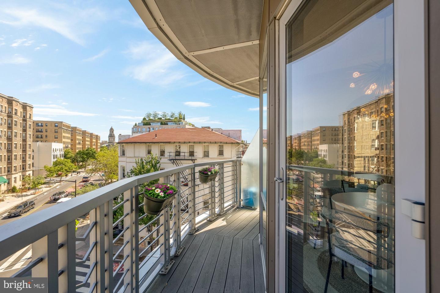 2550 17TH ST NW #414, WASHINGTON, District Of Columbia 20009, 2 Bedrooms Bedrooms, ,2 BathroomsBathrooms,Residential,For sale,2550 17TH ST NW #414,DCDC2203860 MLS # DCDC2203860