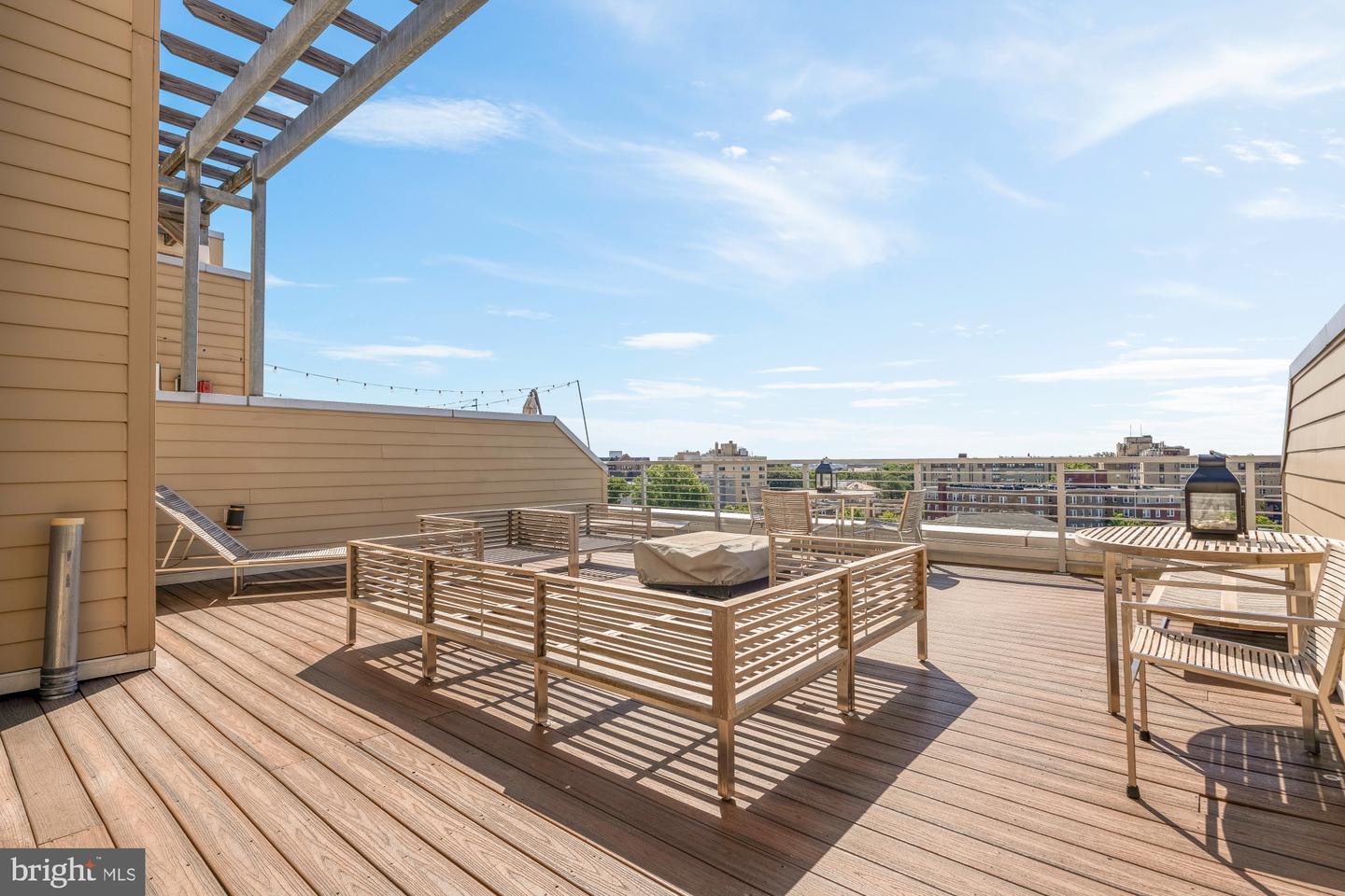 2550 17TH ST NW #414, WASHINGTON, District Of Columbia 20009, 2 Bedrooms Bedrooms, ,2 BathroomsBathrooms,Residential,For sale,2550 17TH ST NW #414,DCDC2203860 MLS # DCDC2203860