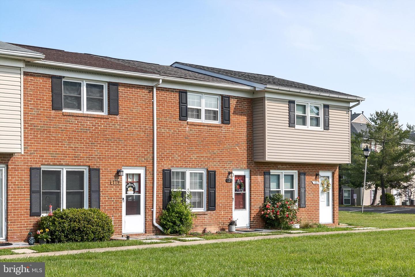 121 CHINKAPIN DR, STEPHENS CITY, Virginia 22655, 2 Bedrooms Bedrooms, ,1 BathroomBathrooms,Residential,For sale,121 CHINKAPIN DR,VAFV2034648 MLS # VAFV2034648