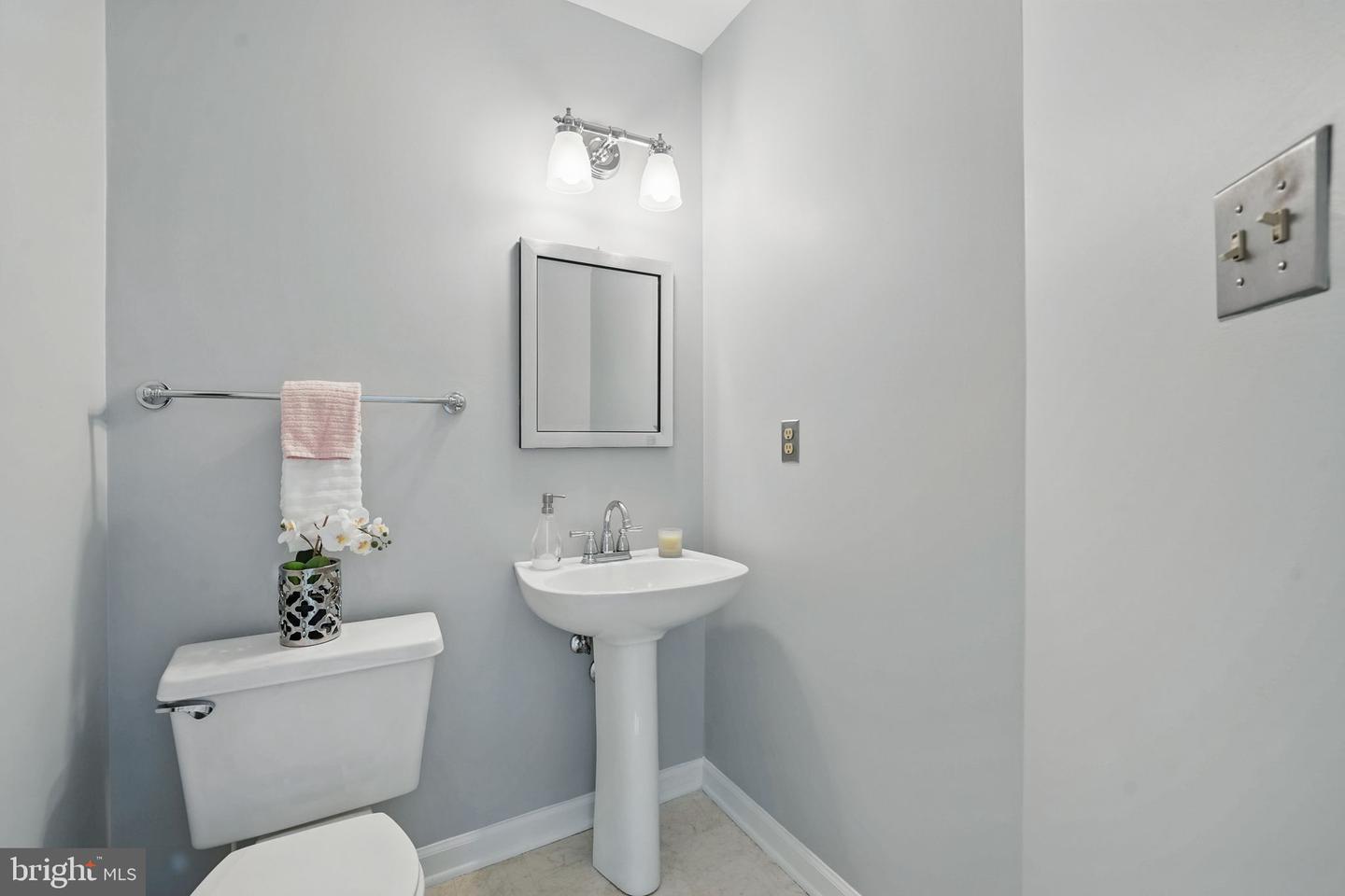 7320 HARTSHORNE SQ, ALEXANDRIA, Virginia 22315, 3 Bedrooms Bedrooms, ,2 BathroomsBathrooms,Residential,For sale,7320 HARTSHORNE SQ,VAFX2245564 MLS # VAFX2245564