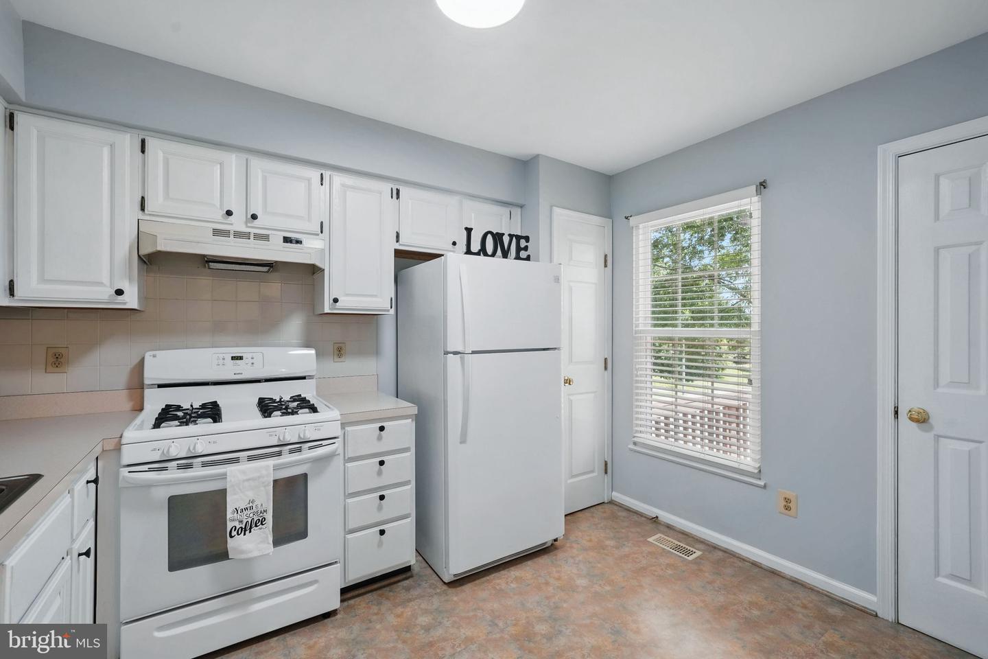 7320 HARTSHORNE SQ, ALEXANDRIA, Virginia 22315, 3 Bedrooms Bedrooms, ,2 BathroomsBathrooms,Residential,For sale,7320 HARTSHORNE SQ,VAFX2245564 MLS # VAFX2245564