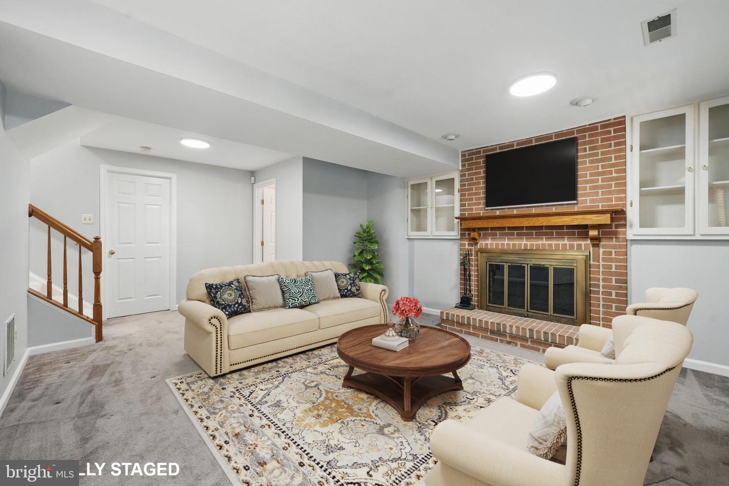 7320 HARTSHORNE SQ, ALEXANDRIA, Virginia 22315, 3 Bedrooms Bedrooms, ,2 BathroomsBathrooms,Residential,For sale,7320 HARTSHORNE SQ,VAFX2245564 MLS # VAFX2245564